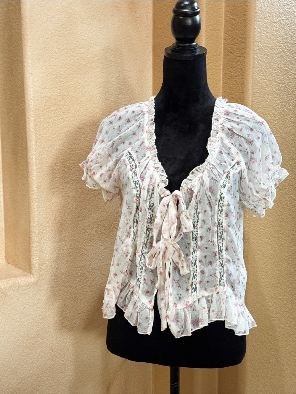 Lucky Brand Women's Flowy Ruffled Swing Top

NWOT - Picture 4 of 5